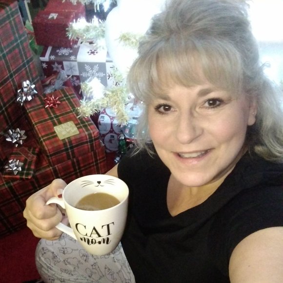 Meet your Posher, Kim - Picture 1 of 1